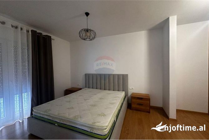 Shtepi me qera Apartament ne Tirane, 2+1, Mobilimi E mobiluar, Pagesa 900  Euro.