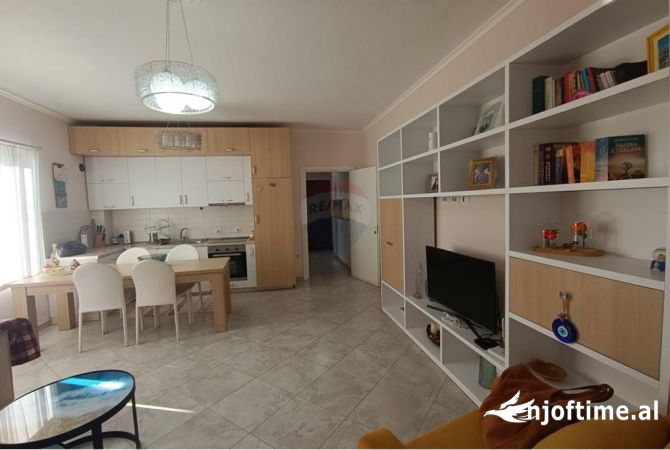 Shtepi me qera 1+1 ne Tirane - 380 Euro