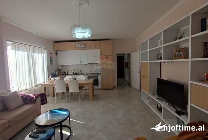 Shtepi me qera 1+1 ne Tirane - 380 Euro