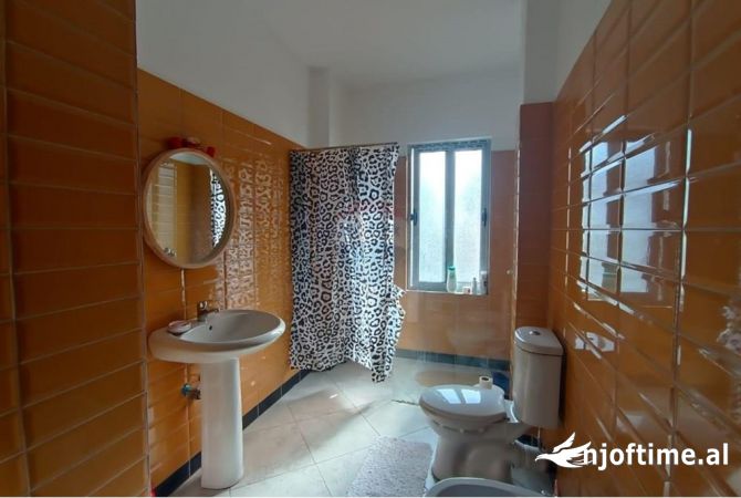 Shtepi me qera Apartament ne Tirane, 1+1, Mobilimi E mobiluar, Pagesa 380  Euro.