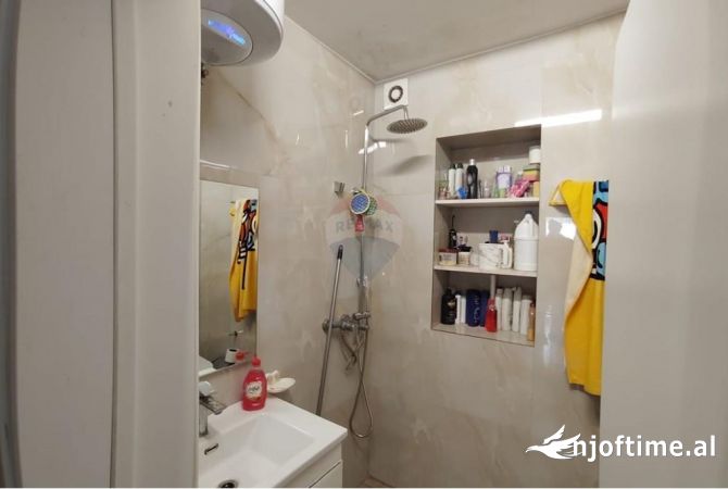 Shtepi me qera Apartament ne Tirane, 2+1, Mobilimi E mobiluar, Pagesa 800  Euro.