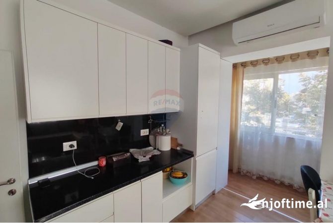 Shtepi me qera 2+1 ne Tirane - 800 Euro