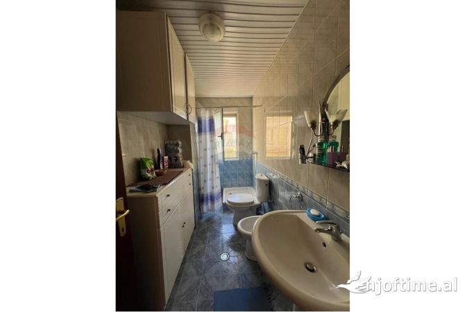 Shtepi me qera Apartament ne Tirane, 2+1, Mobilimi E mobiluar, Pagesa 750  Euro.