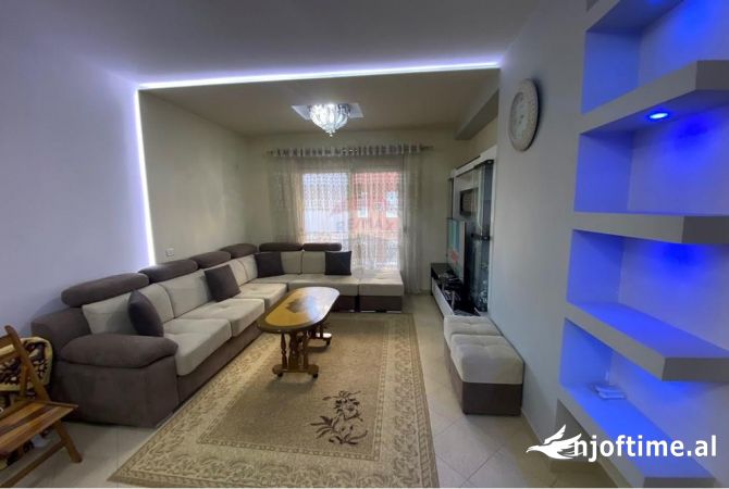 Shtepi me qera 2+1 ne Tirane - 650 Euro