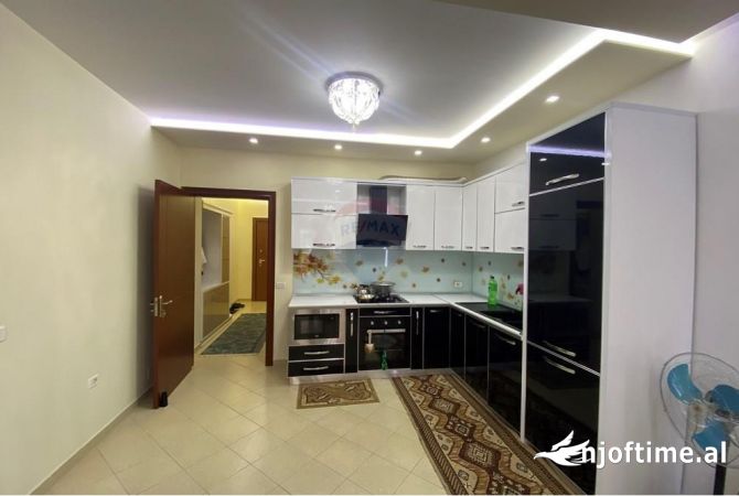 Shtepi me qera 2+1 ne Tirane - 650 Euro