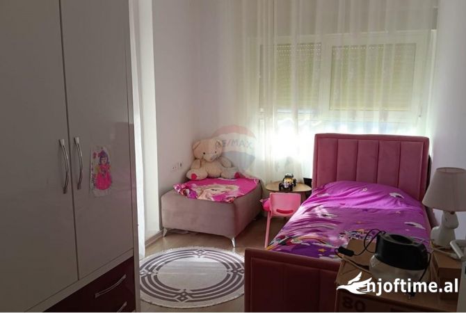 Shtepi me qera 2+1 ne Tirane - 50,000 Leke