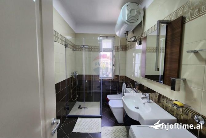 Shtepi me qera Apartament ne Tirane, 1+1, Mobilimi E mobiluar, Pagesa 700  Euro.