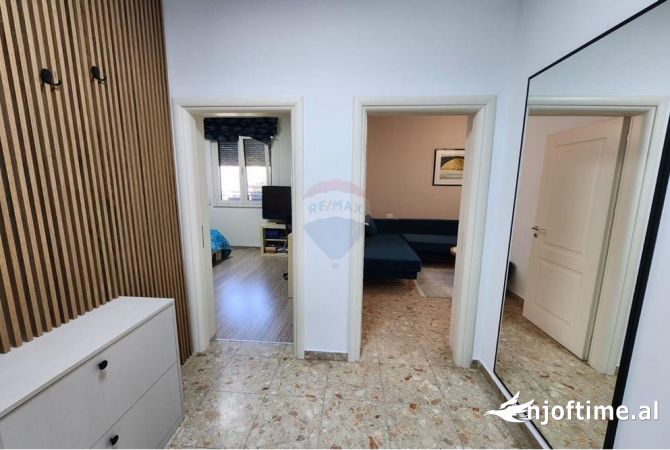 Shtepi me qera Apartament ne Tirane, 1+1, Mobilimi E mobiluar, Pagesa 700  Euro.