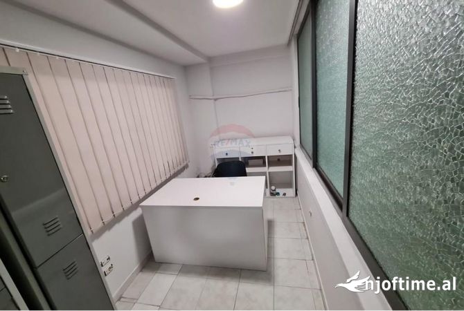 Ambient biznesi me qera 3+1 ne Tirane - 950 Euro