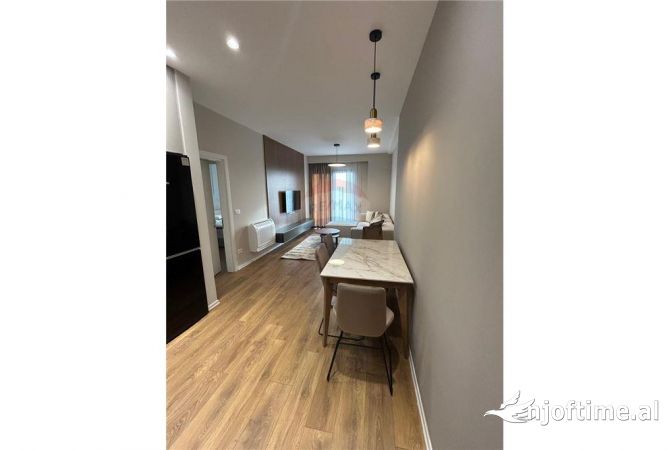 Shtepi me qera Apartament ne Tirane, 1+1, Mobilimi E mobiluar, Pagesa 1,000  Euro.