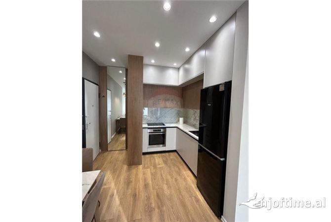 Shtepi me qera Apartament ne Tirane, 1+1, Mobilimi E mobiluar, Pagesa 1,000  Euro.