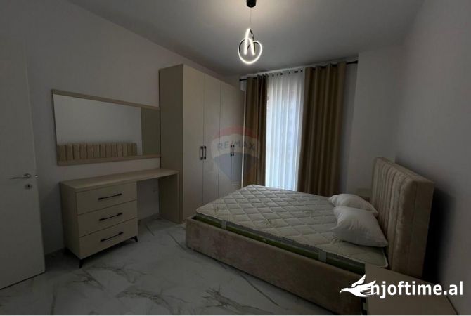 Shtepi me qera 2+1 ne Tirane - 800 Euro