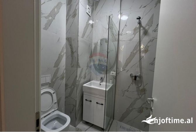 Shtepi me qera Apartament ne Tirane, 2+1, Mobilimi E mobiluar, Pagesa 800  Euro.