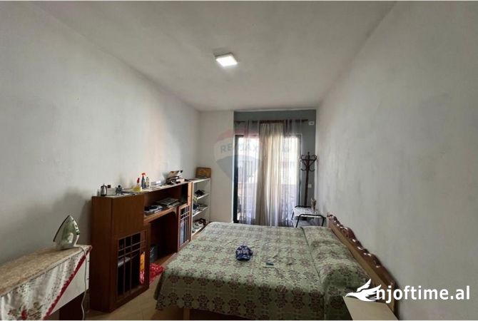 Shtepi ne shitje Apartament ne Tirane, 2+1, Mobilimi E mobiluar, Pagesa 130,000  Euro.
