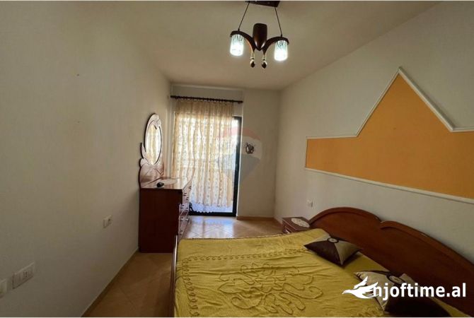 Shtepi ne shitje Apartament ne Tirane, 2+1, Mobilimi E mobiluar, Pagesa 130,000  Euro.