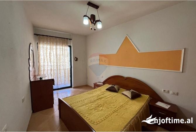 Shtepi ne shitje Apartament ne Tirane, 2+1, Mobilimi E mobiluar, Pagesa 130,000  Euro.