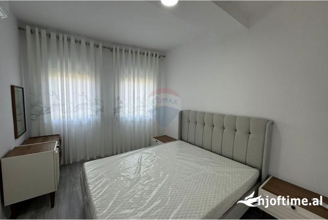 Shtepi ne shitje Apartament ne Tirane, 3+1, Mobilimi E mobiluar, Pagesa 350,000  Euro.