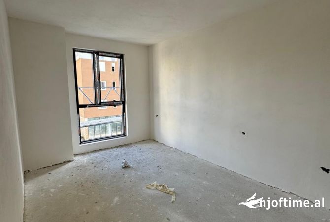 Shtepi ne shitje Apartament ne Tirane, 1+1, Mobilimi E mobiluar, Pagesa 107,000  Euro.