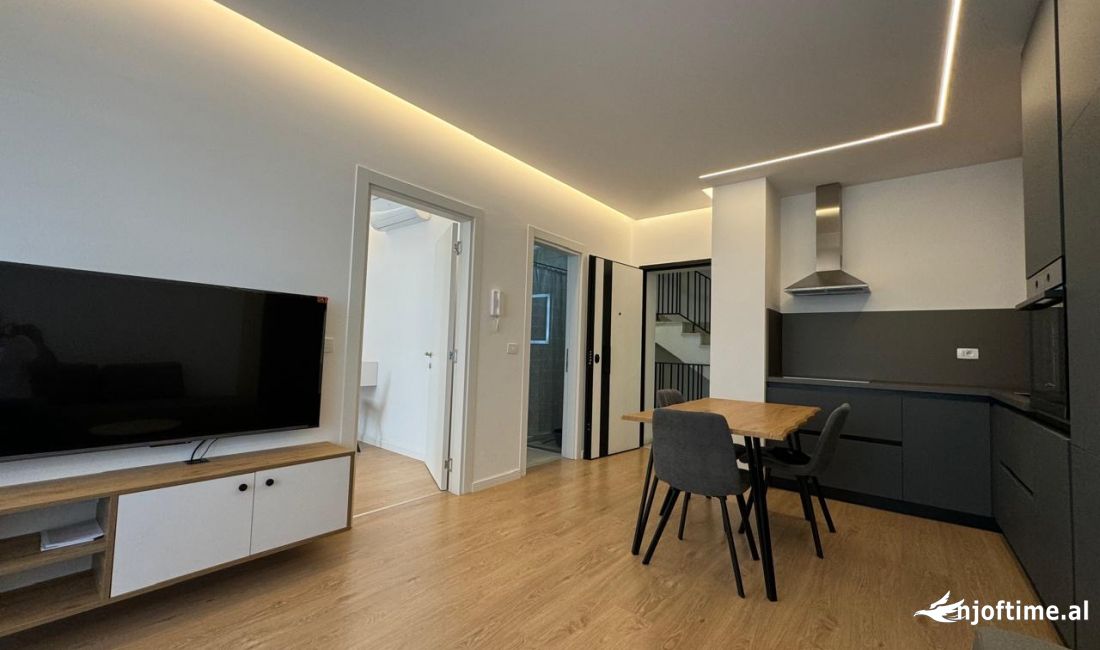 Shtepi ne shitje Apartament ne Tirane, 1+1, Mobilimi E mobiluar, Pagesa 160,000  Euro.