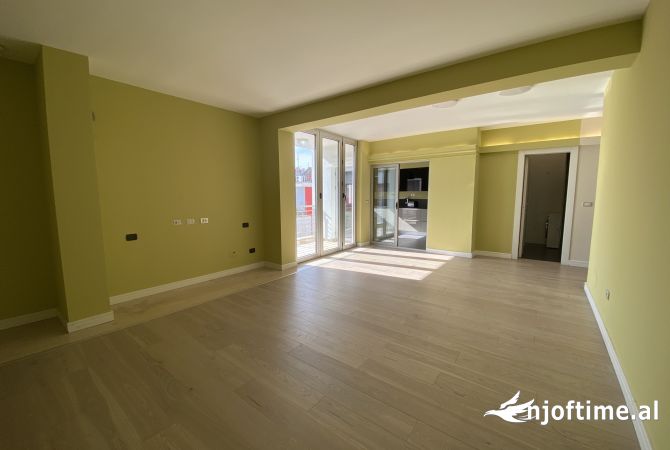 Shtepi me qera 3+1 ne Tirane - 2,000 Euro