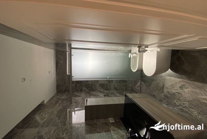 Shtepi me qera Duplex(shtepi me 2 kate) ne Tirane, 3+1, Mobilimi E mobiluar, Pagesa 2,000  Euro.