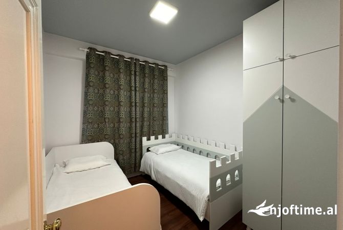 Shtepi me qera Apartament ne Tirane, 2+1, Mobilimi E mobiluar, Pagesa 800  Euro.
