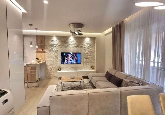Shtepi me qera 2+1 ne Tirane - 900 Euro
