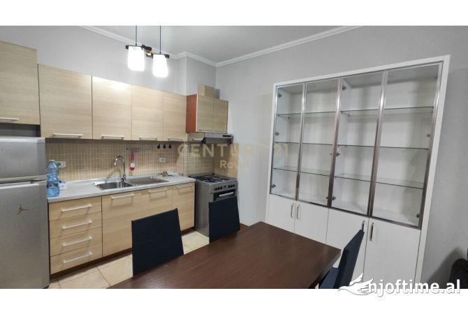 Shtepi me qera Apartament ne Tirane, 1+1, Mobilimi E mobiluar, Pagesa 550  Euro.