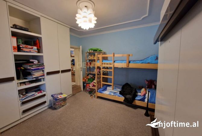 Shtepi me qera Apartament ne Tirane, 2+1, Mobilimi E mobiluar, Pagesa 800  Euro.