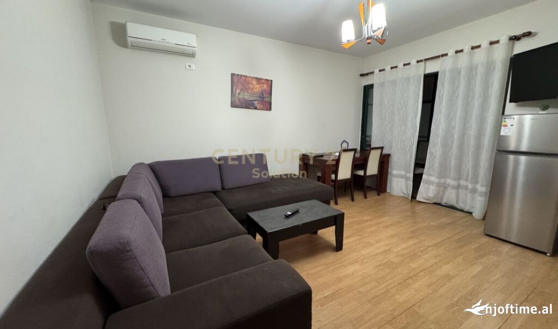 Shtepi ne shitje Apartament ne Tirane, 1+1, Mobilimi E mobiluar, Pagesa 140,000  Euro.