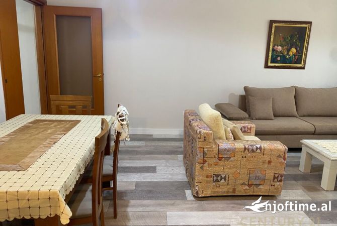 Shtepi me qera Apartament ne Tirane, 2+1, Mobilimi E mobiluar, Pagesa 700  Euro.