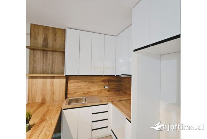 Shtepi ne shitje Apartament ne Tirane, 2+1, Mobilimi E mobiluar, Pagesa 89,000  Euro.