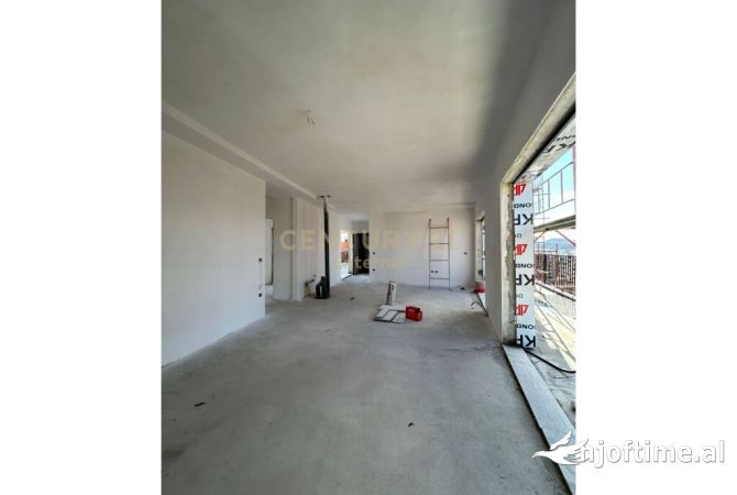 Shtepi ne shitje Apartament ne Tirane, 2+1, Mobilimi Bosh, pa mobiluar, Pagesa 245,000  Euro.