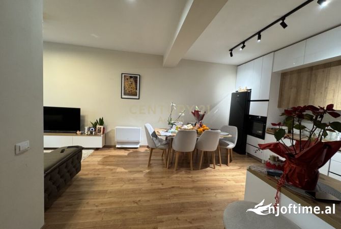 Shtepi ne shitje 2+1 ne Tirane - 210,000 Euro