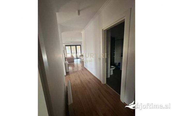 Shtepi me qera Apartament ne Tirane, 3+1, Mobilimi E mobiluar, Pagesa 550  Euro.