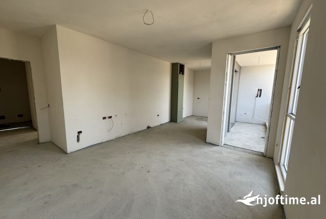 Ambient biznesi me qera 2+1 ne Tirane - 500 Euro