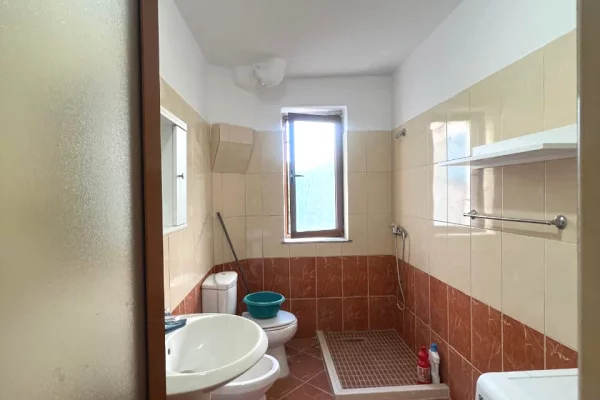 Shtepi me qera 2+1 ne Tirane - 500 Euro