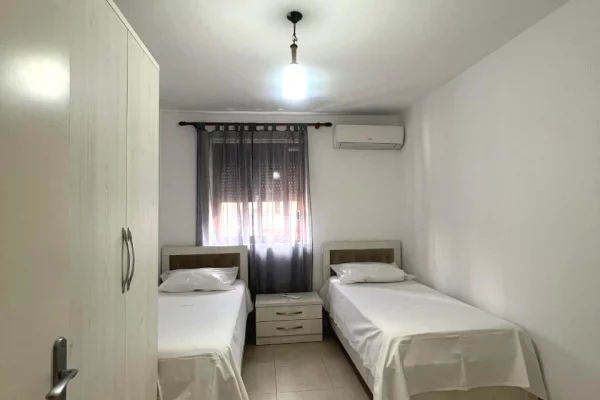 Shtepi me qera Apartament ne Tirane, 2+1, Mobilimi E mobiluar, Pagesa 450  Euro.