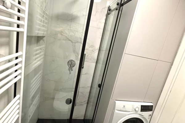 Shtepi me qera Apartament ne Tirane, 3+1, Mobilimi E mobiluar, Pagesa 1,100  Euro.