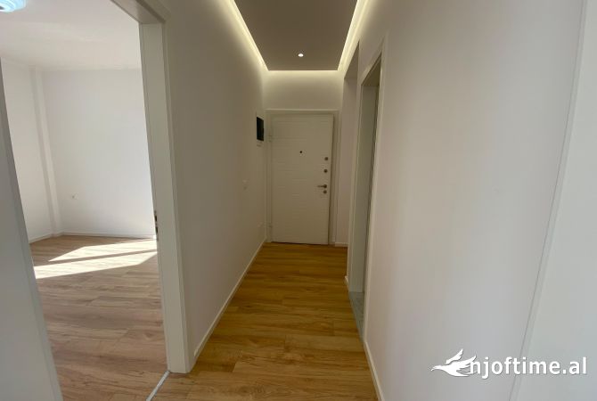 Shtepi ne shitje Apartament ne Tirane, 2+1, Mobilimi E mobiluar, Pagesa 210,000  Euro.
