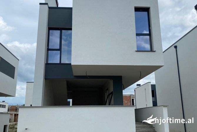 Shtepi ne shitje 3+1 ne Durres - 400,000 Euro