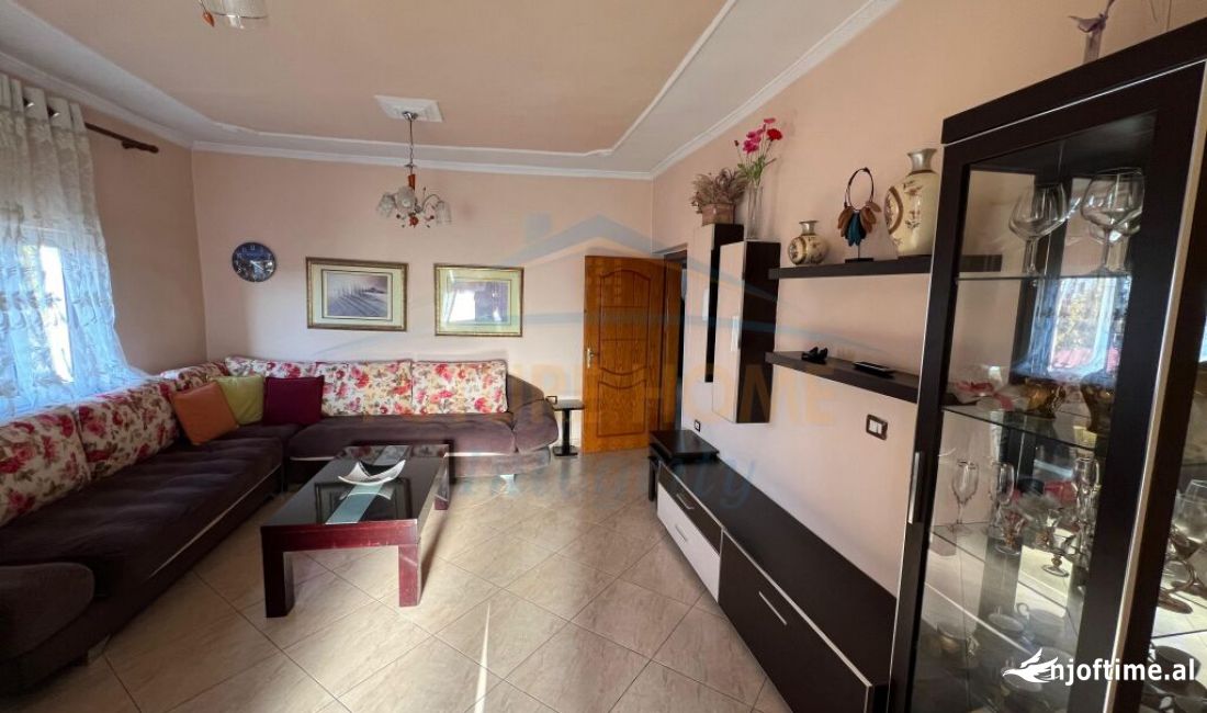 Shtepi me qera Apartament ne Tirane, 1+1, Mobilimi E mobiluar, Pagesa 450  Euro.