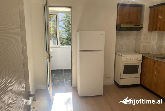Shtepi ne shitje Apartament ne Tirane, 1+1, Mobilimi E mobiluar, Pagesa 89,000  Euro.