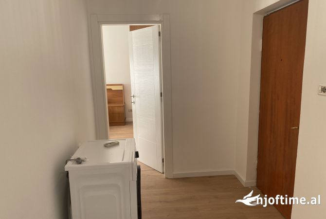 Shtepi ne shitje Apartament ne Tirane, 1+1, Mobilimi E mobiluar, Pagesa 89,000  Euro.