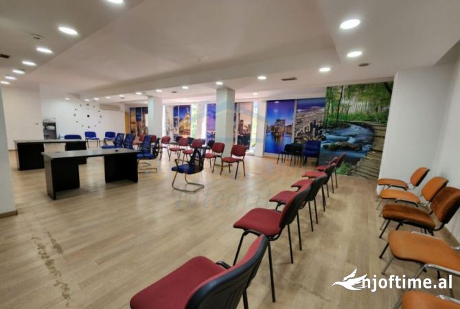Business Property for Rent 3+1 in Tirana - 2,700 Euro