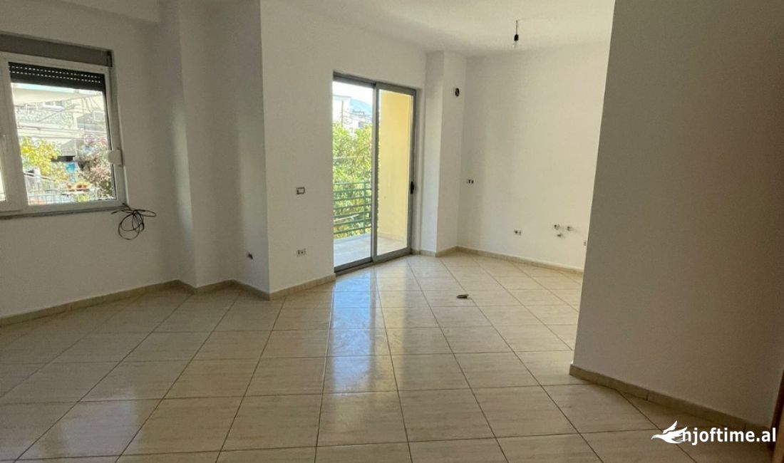 Shtepi ne shitje Apartament ne Tirane, 2+1, Mobilimi Bosh, pa mobiluar, Pagesa 138,000  Euro.