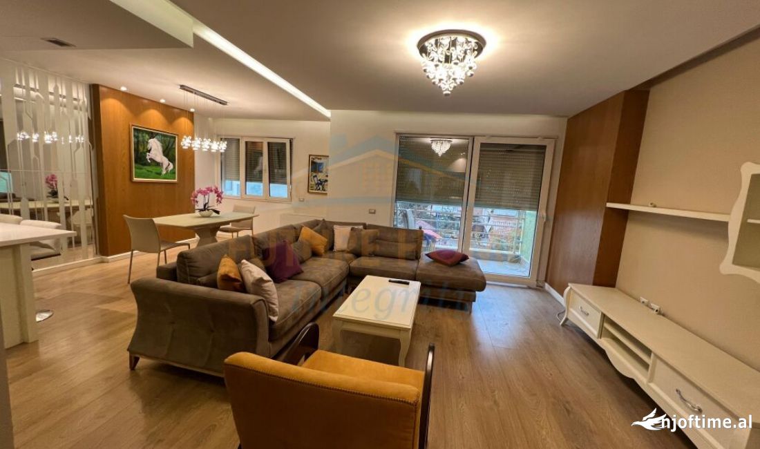 Shtepi me qera Apartament ne Tirane, 2+1, Mobilimi E mobiluar, Pagesa 800  Euro.