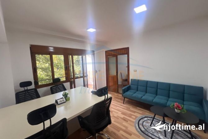 Ambient biznesi me qera 3+1 ne Tirane - 850 Euro