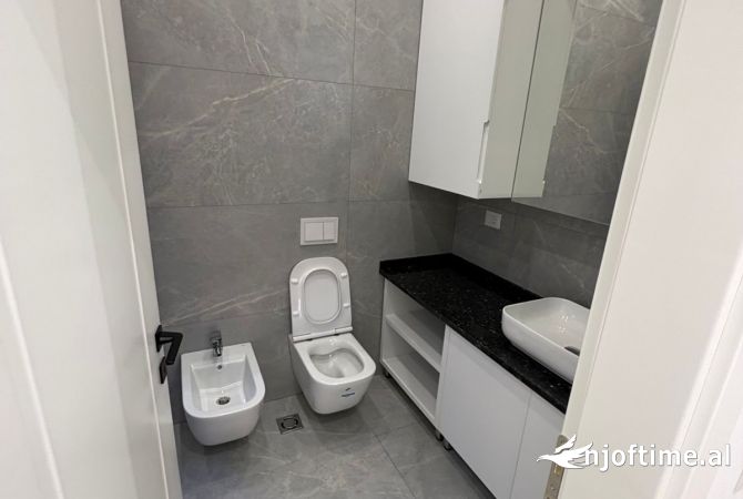 Shtepi me qera Apartament ne Tirane, 2+1, Mobilimi E mobiluar, Pagesa 1,500  Euro.