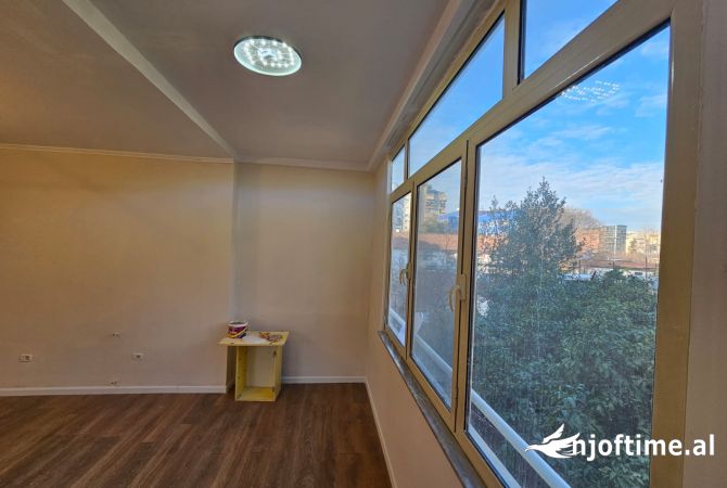 Shtepi ne shitje Apartament ne Tirane, 2+1, Mobilimi Bosh, pa mobiluar, Pagesa 145,000  Euro.